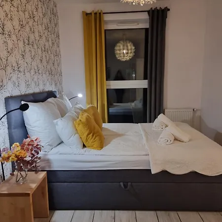 Apartament Old Town Yellow