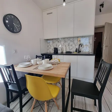 Old Town Yellow Гданьск