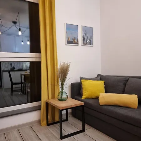 Old Town Yellow Апартаменты *