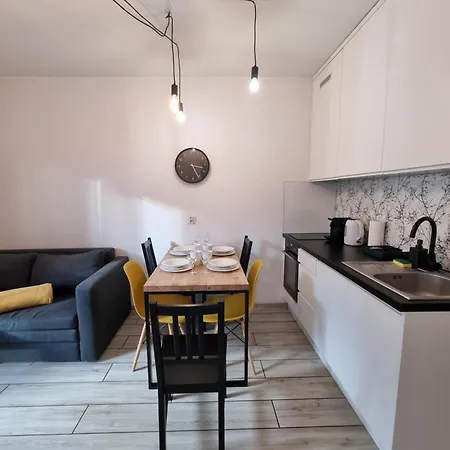 Old Town Yellow Апартаменты Гданьск