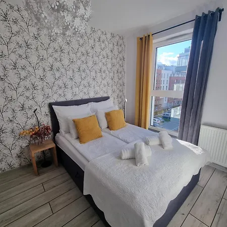 Old Town Yellow Appartamento